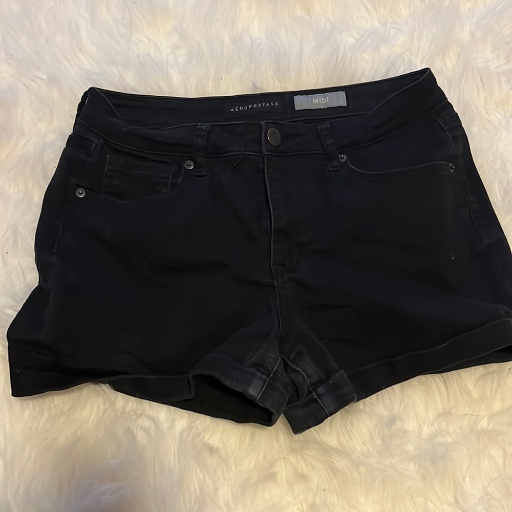 aeropostale, size 8 midi jean shorts
